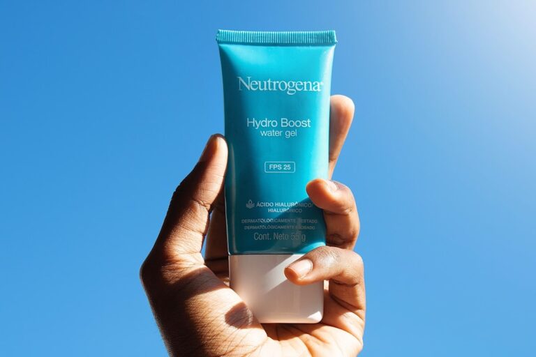 Neutrogena推出Collagen Bank微肽系列：大众护肤入局肽类抗老的信号意义