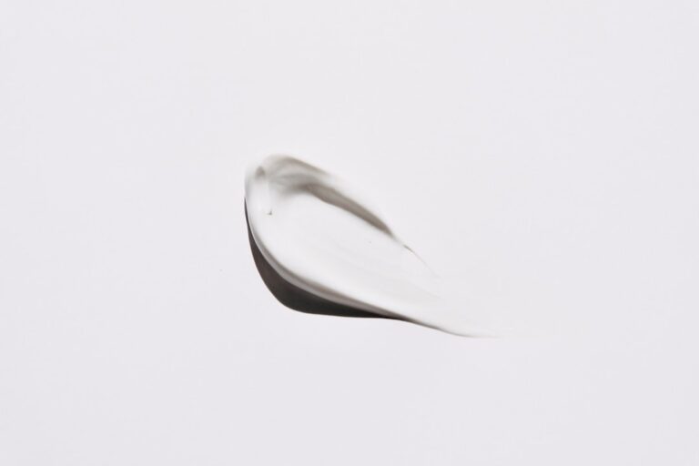 Mad Hippie Wrinkle Relaxing Eye Treatment: Five Peptide Complexes in One Clean Eye Cream